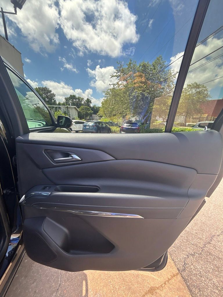Used 2026 Chevrolet Traverse LT AWD/4WD image 22