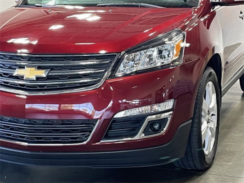 Used 2016 Chevrolet Traverse LT w/ Style and Technology Package image 9