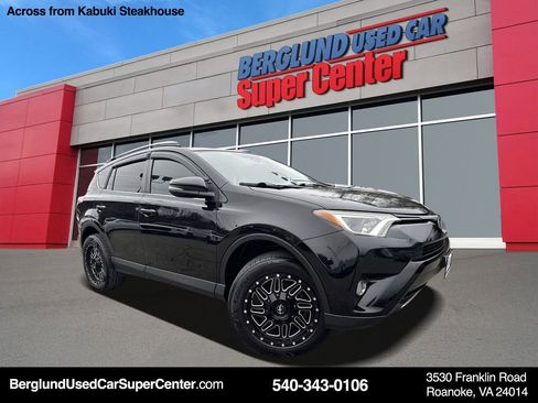 Used 2017 Toyota RAV4 XLE image 1
