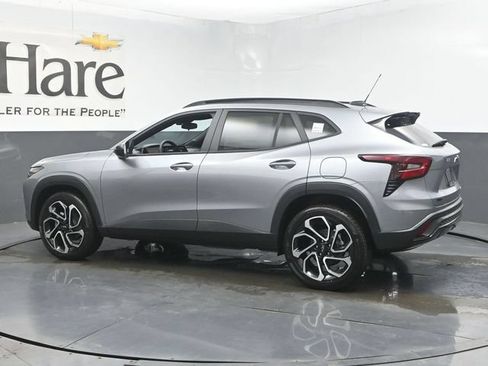 New 2026 Chevrolet Trax RS w/ Sunroof Package FWD image 30