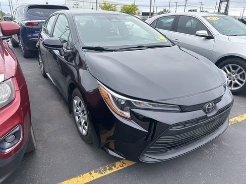 Used 2023 Toyota Corolla LE FWD image 1