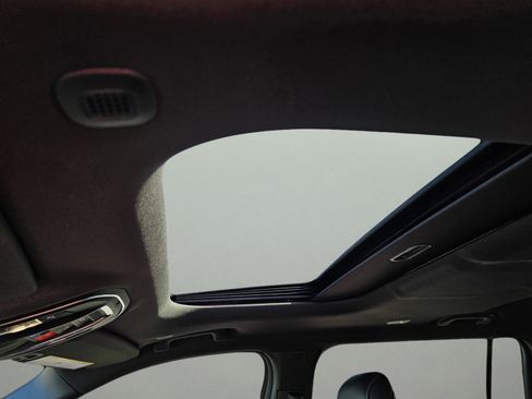 New 2025 Jeep Grand Cherokee L Altitude image 18