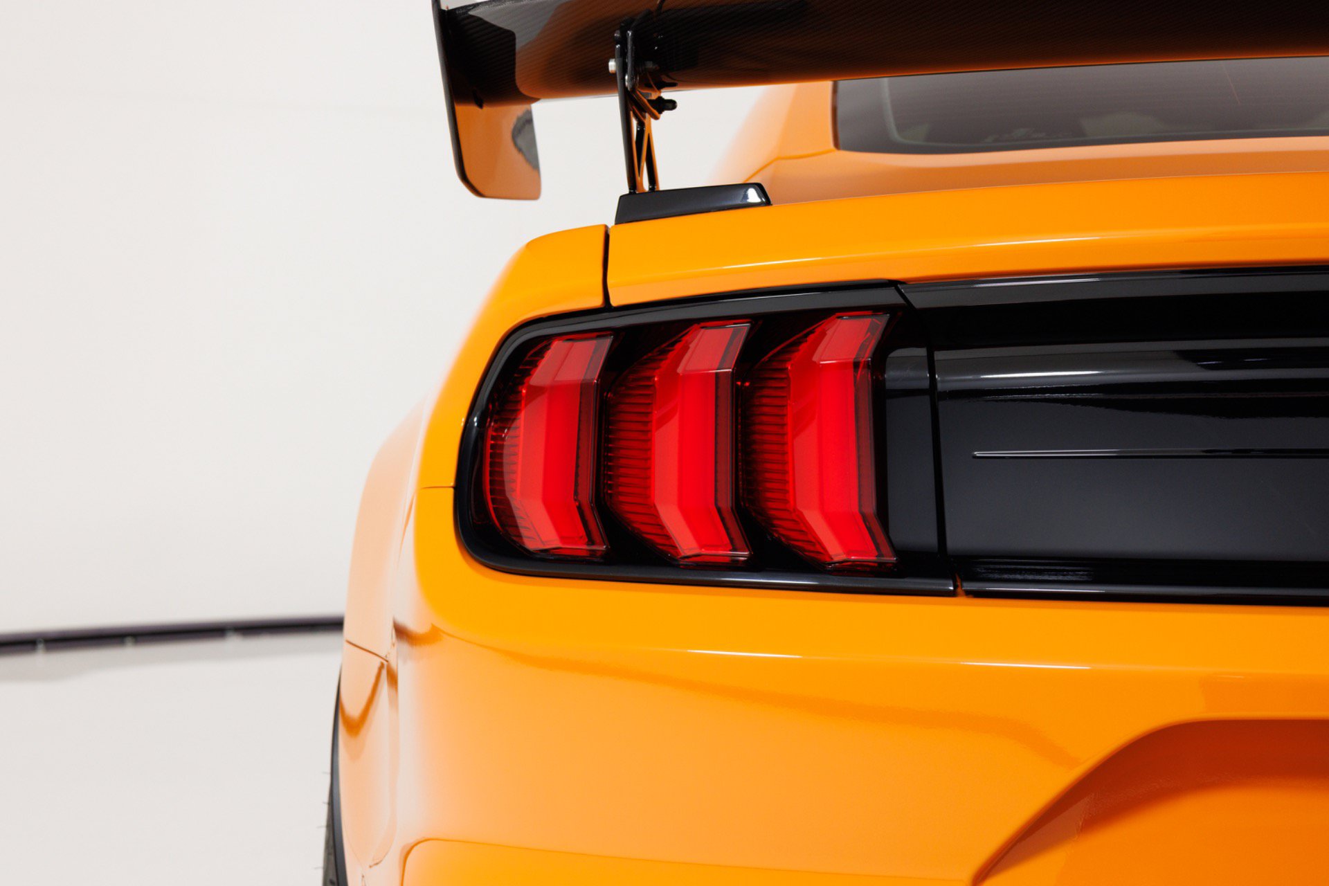Used 2021 Ford Mustang Shelby GT500 w/ Carbon Fiber Track Pack RWD image 70