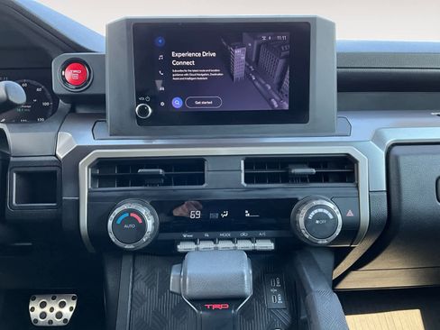 Used 2025 Toyota Tacoma TRD Sport image 17