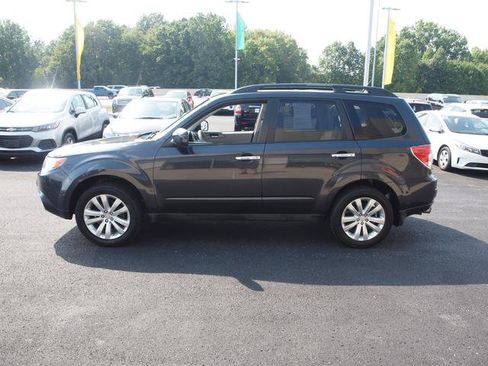 Used 2012 Subaru Forester 2.5X Limited AWD/4WD image 3