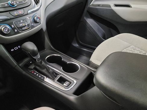 Used 2022 Chevrolet Equinox LS AWD/4WD image 26