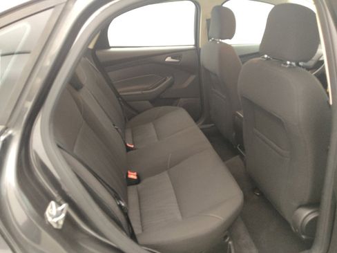 Used 2016 Ford Focus SE FWD image 19
