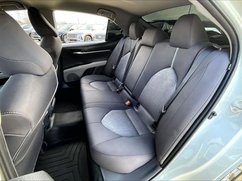 Used 2021 Toyota Camry LE image 18