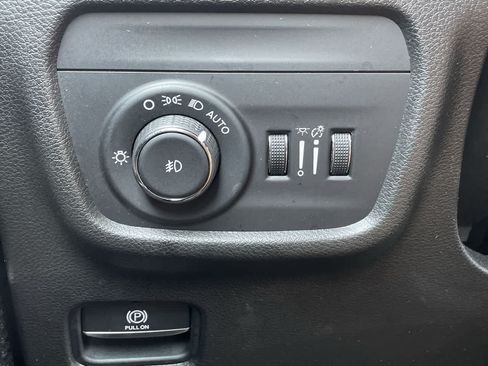 Used 2021 Jeep Grand Cherokee L Limited AWD/4WD image 30