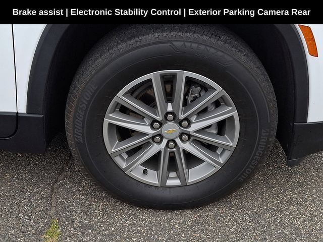 Used 2023 Chevrolet Traverse LT AWD/4WD image 12