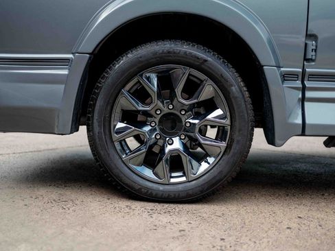 Used 2023 Chevrolet Express 2500 image 86