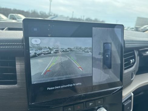 Used 2024 Ford Expedition Max Limited image 19