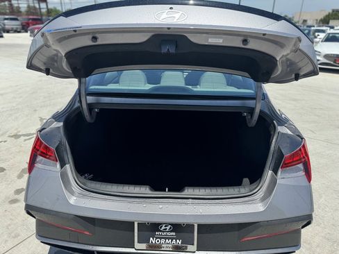 New 2025 Hyundai Elantra SEL image 14