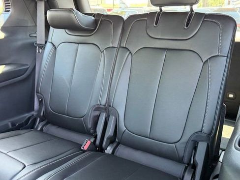 New 2025 Jeep Grand Cherokee L Limited image 32