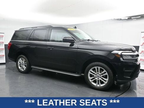 Used 2022 Ford Expedition XLT image 3