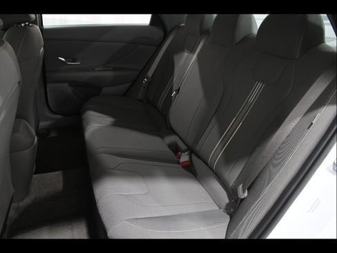Certified 2025 Hyundai Elantra Sport FWD image 17