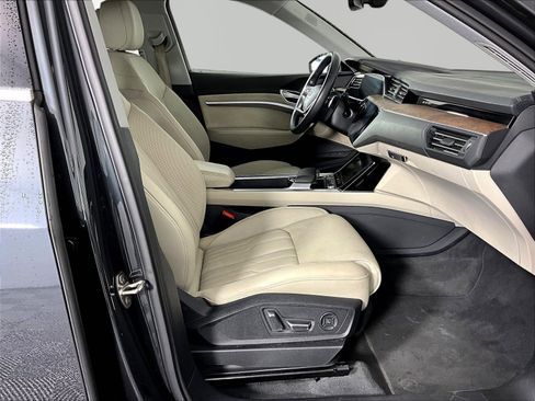 Used 2019 Audi e-tron Prestige AWD/4WD image 26
