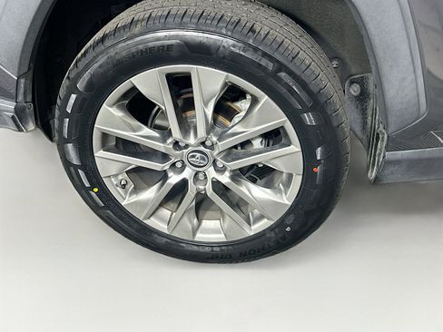 Used 2019 Toyota RAV4 XLE Premium image 11