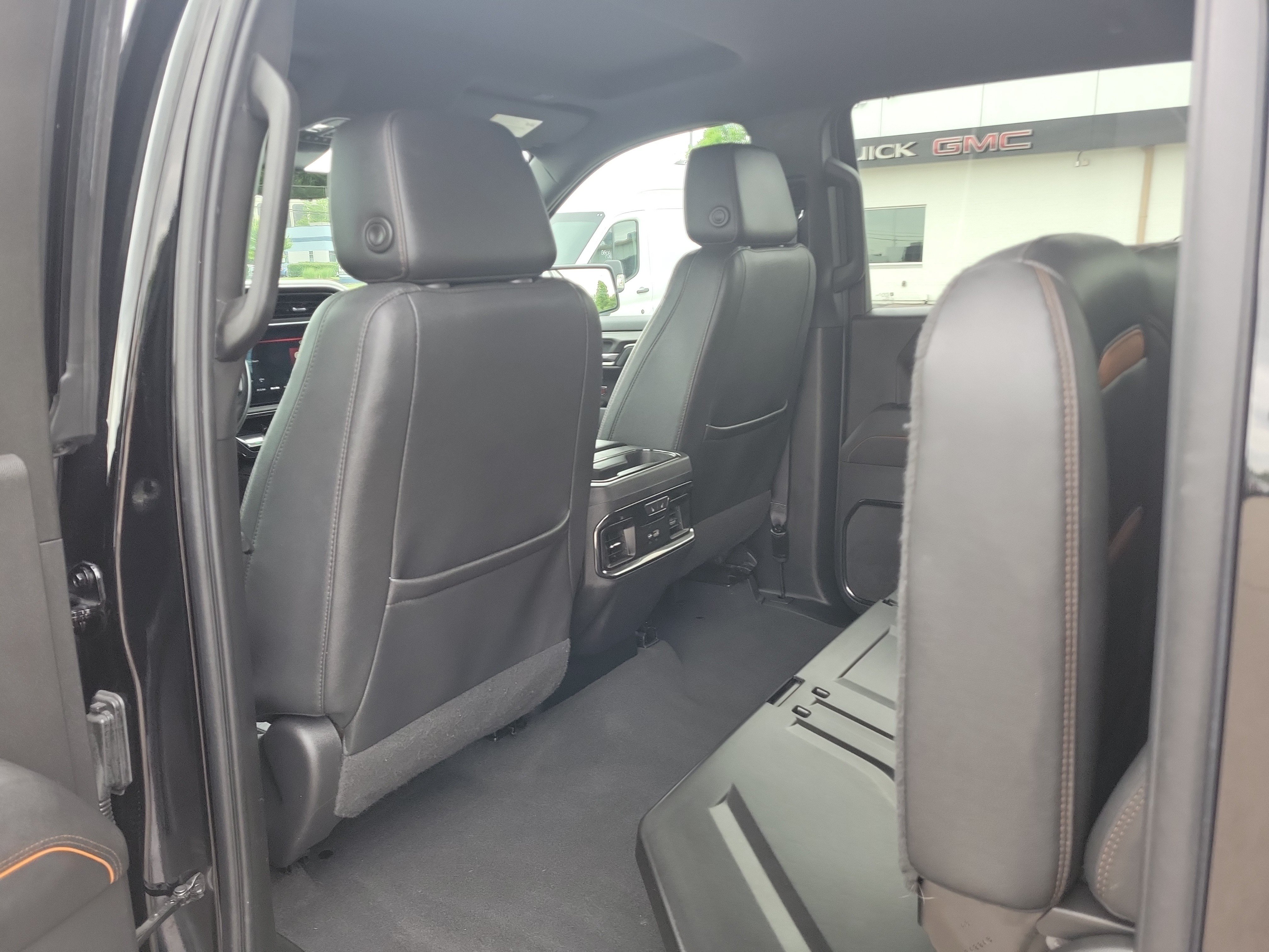 Used 2023 GMC Sierra 1500 AT4 w/ Technology Package AWD/4WD image 13