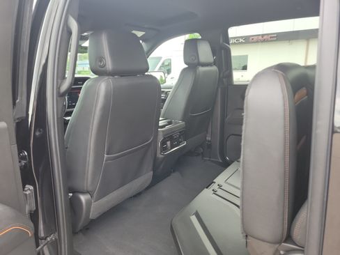 Used 2023 GMC Sierra 1500 AT4 w/ Technology Package AWD/4WD image 13