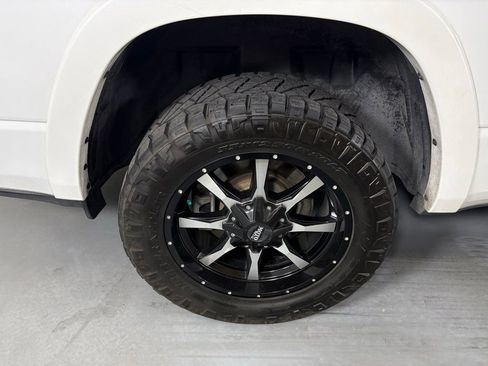 Used 2019 RAM 1500 Laramie AWD/4WD image 11