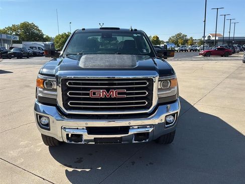 Used 2019 GMC Sierra 2500 SLT w/ Driver Alert Package image 8