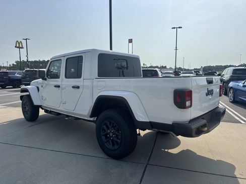 New 2026 Jeep Gladiator Sport AWD/4WD image 5