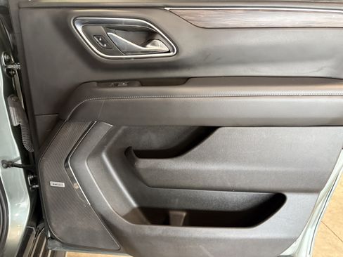 Used 2023 Chevrolet Suburban LT RWD image 33