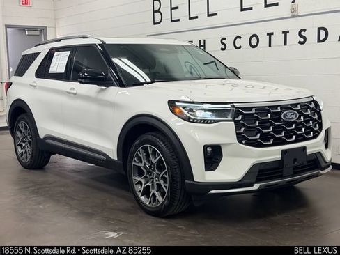 Used 2025 Ford Explorer Platinum w/ Ultimate Package AWD/4WD image 2