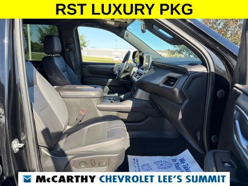 Used 2022 Chevrolet Suburban RST w/ Luxury Package AWD/4WD image 28