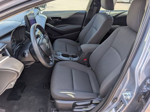 Used 2024 Toyota Corolla LE image 2