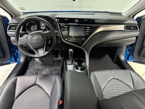 Used 2019 Toyota Camry SE w/ Carpet Mat Package FWD image 14