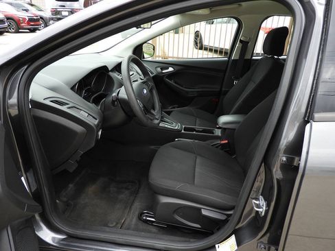 Used 2017 Ford Focus SE FWD image 14