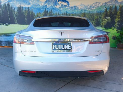 Used 2018 Tesla Model S 75D image 5