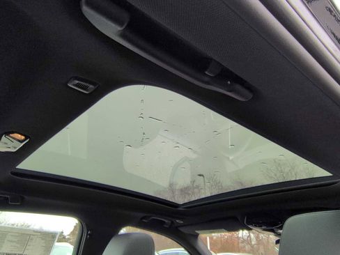 New 2026 BMW 550e xDrive image 23