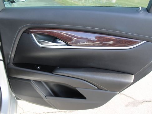 Used 2016 Cadillac XTS Luxury image 23