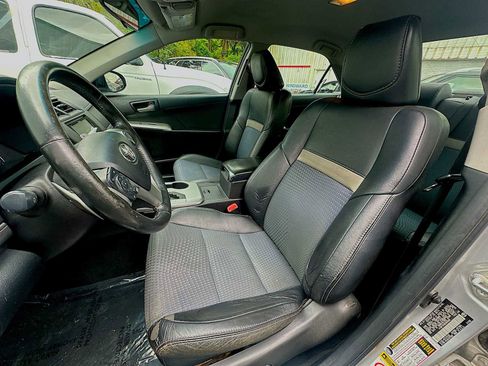 Used 2014 Toyota Camry SE FWD image 13