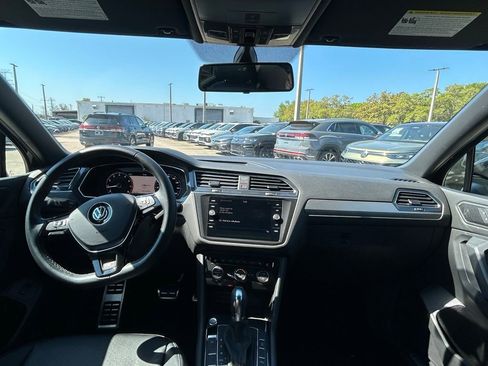 Used 2019 Volkswagen Tiguan SEL R-Line image 11