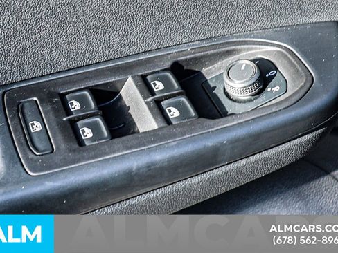 Used 2024 Volkswagen Taos S image 37