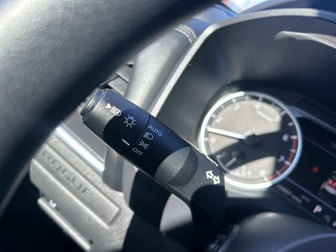 Certified 2025 Nissan Rogue S image 22