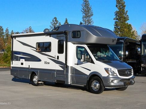 Used 2018 Mercedes-Benz Sprinter 3500 image 1