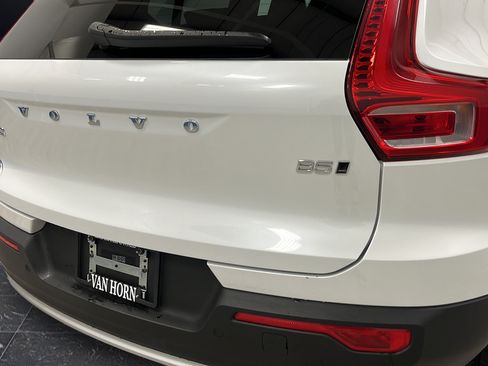 Used 2023 Volvo XC40 B5 Plus w/ Driver Assist Package AWD/4WD image 38
