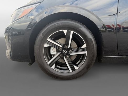 Used 2025 Nissan Sentra SV image 14