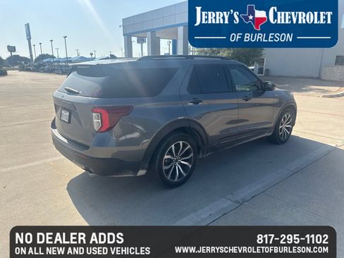 Used 2022 Ford Explorer ST-Line RWD image 4