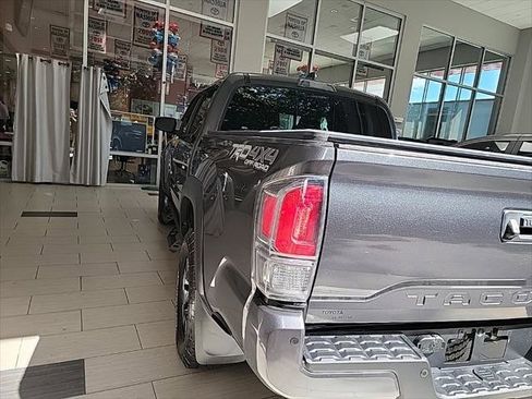 Certified 2020 Toyota Tacoma TRD Off-Road image 5