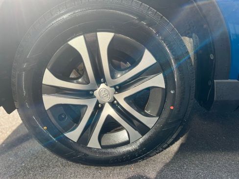 Used 2017 Toyota RAV4 LE w/ Carpet Mat Package AWD/4WD image 6
