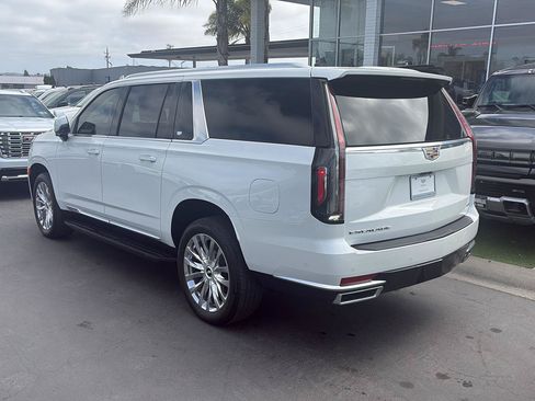 Used 2022 Cadillac Escalade ESV Premium Luxury AWD/4WD image 5