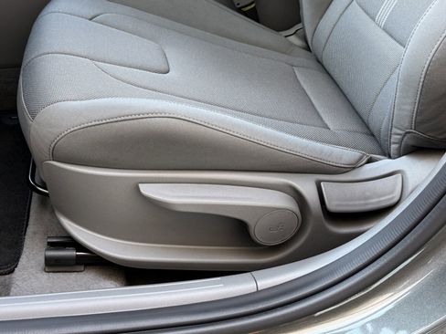 New 2026 Hyundai Elantra SE FWD image 28