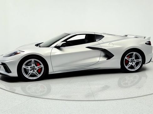 Used 2023 Chevrolet Corvette Stingray Premium Cpe w/ Z51 Performance Package RWD image 2