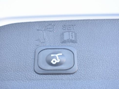 Used 2019 Ford Escape SEL image 39